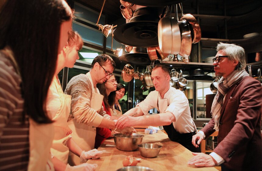 На "Литературной кухне" приготовили любимый пирог Гарри Поттера 1 фото