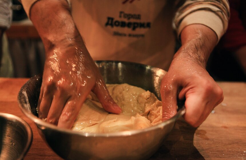 На "Литературной кухне" приготовили любимый пирог Гарри Поттера 3 фото