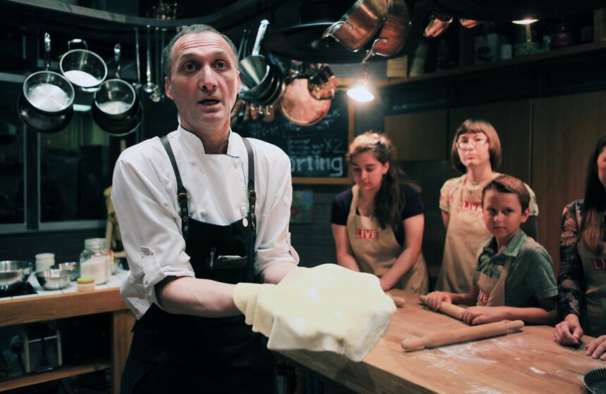 На "Литературной кухне" приготовили любимый пирог Гарри Поттера 14 фото