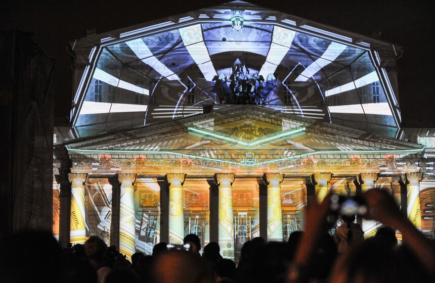Открытие фестиваля "Круг света" на фасаде Большого театра 9 фото