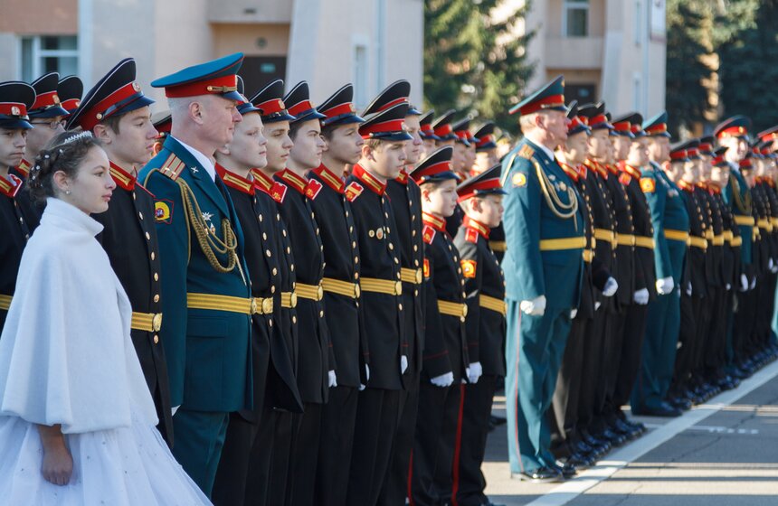 Суворовское училище отмечает день рождения 10 фото