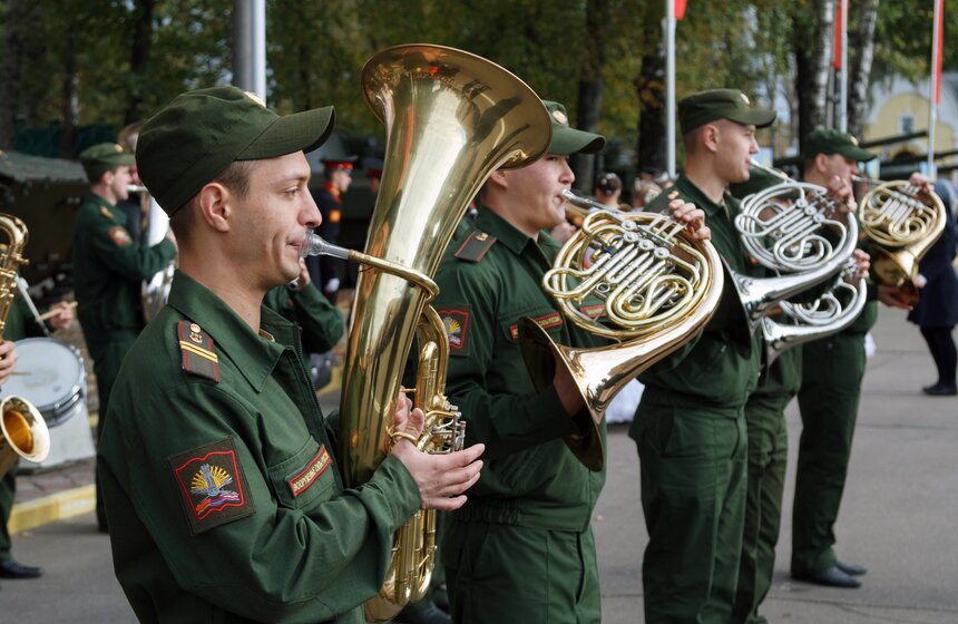 Суворовское училище отмечает день рождения 20 фото