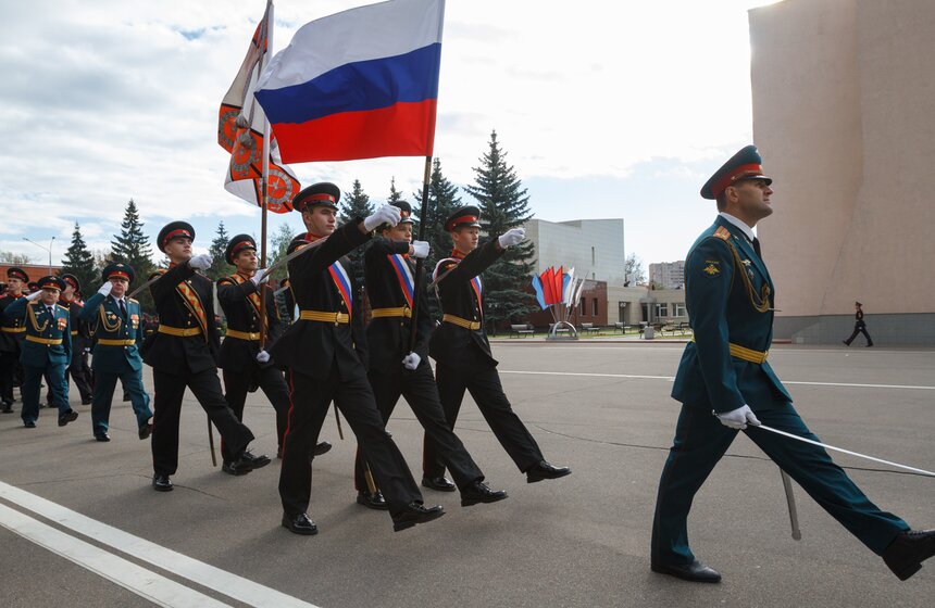 Суворовское училище отмечает день рождения 21 фото