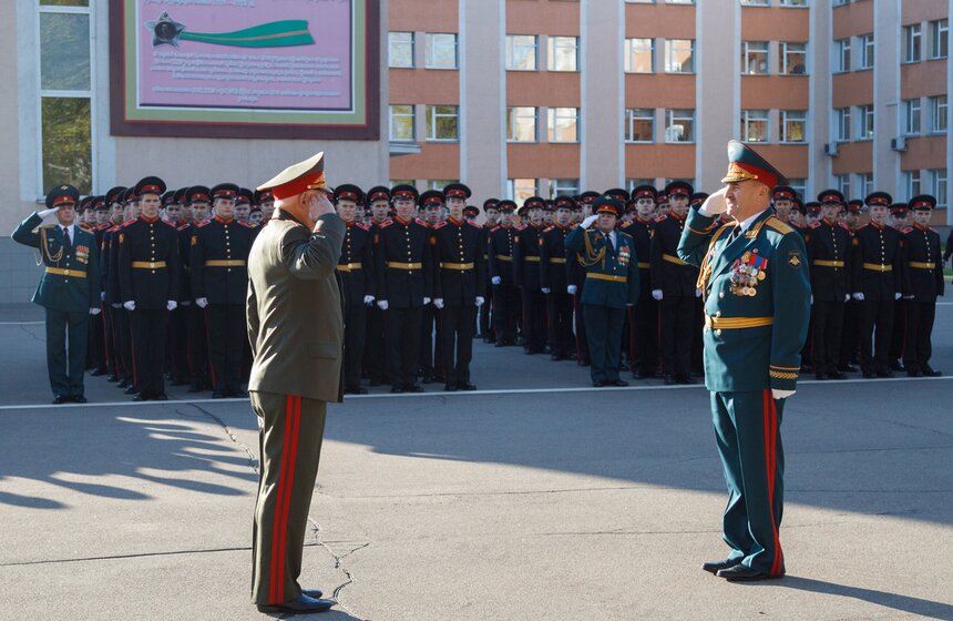 Суворовское училище отмечает день рождения 6 фото