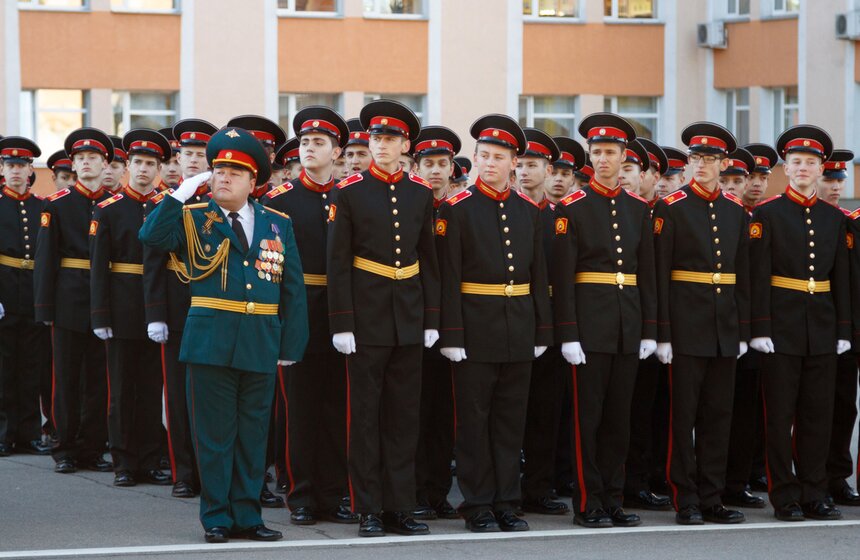 Суворовское училище отмечает день рождения 5 фото