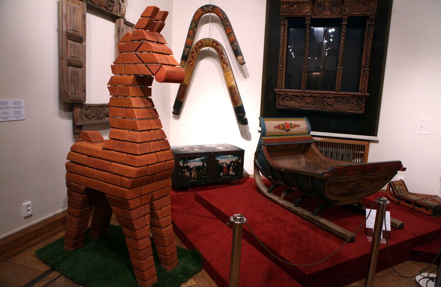 В Москве открылась выставка "Интервенция" 13 фото