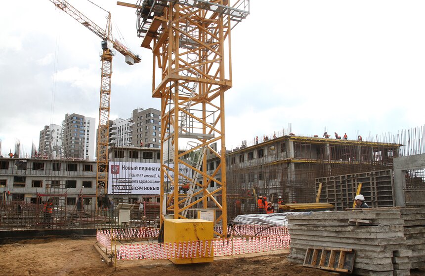 Осмотр хода строительства перинатального центра 2 фото