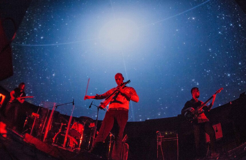Группа Mooncake выступила в Московском планетарии 1 фото