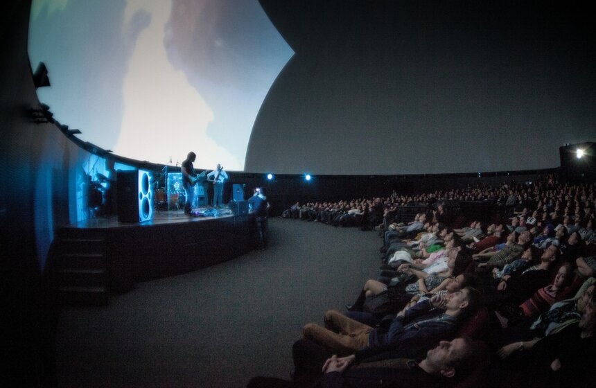 Группа Mooncake выступила в Московском планетарии 6 фото