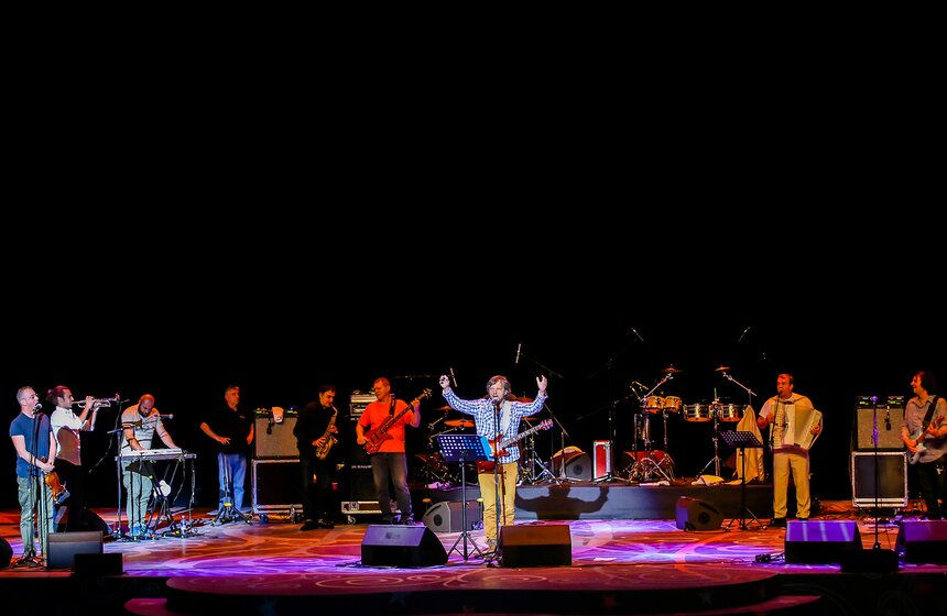 Эмир Кустурица выступил в "Крокус Сити Холле" со своим оркестром 10 фото