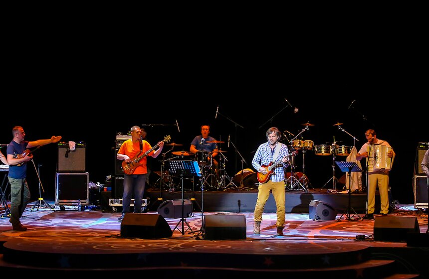 Эмир Кустурица выступил в "Крокус Сити Холле" со своим оркестром 7 фото