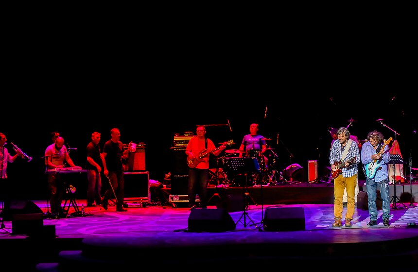 Эмир Кустурица выступил в "Крокус Сити Холле" со своим оркестром 14 фото