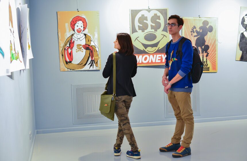 Первая выставка бельгийского стрит-арт художника Monk в столице 19 фото