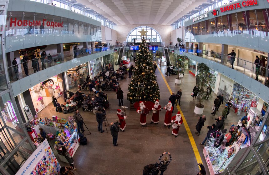 Выступление духового оркестра "Деды Морозы" в Москве 2 фото
