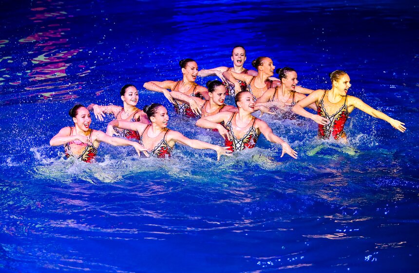 Состоялось шоу олимпийских чемпионов по синхронному плаванию 28 фото