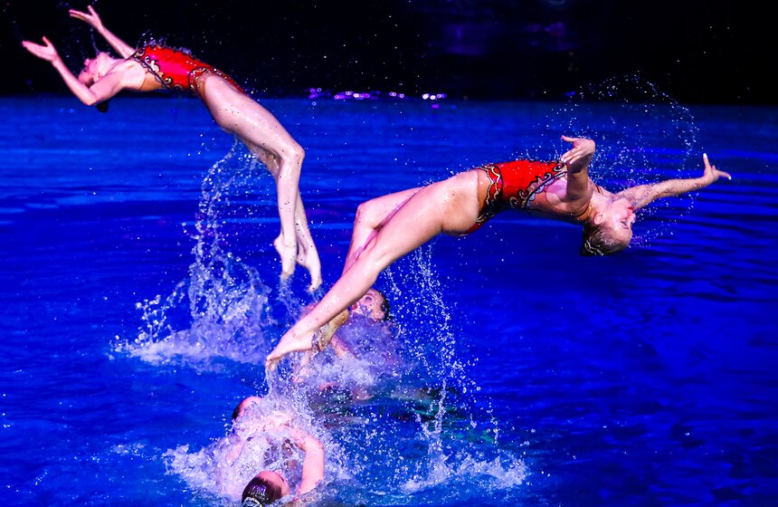 Состоялось шоу олимпийских чемпионов по синхронному плаванию 26 фото