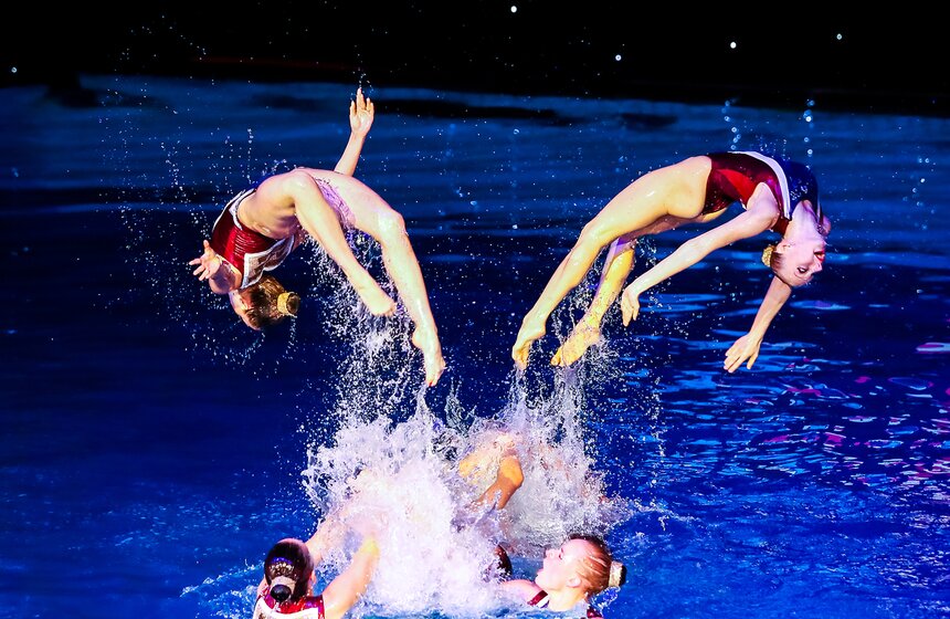 Состоялось шоу олимпийских чемпионов по синхронному плаванию 8 фото