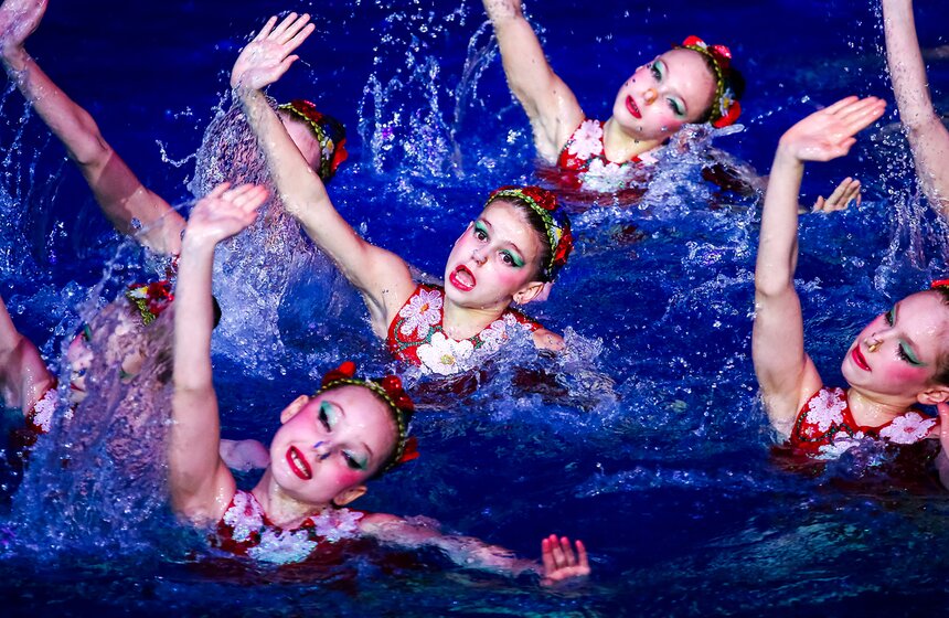 Состоялось шоу олимпийских чемпионов по синхронному плаванию 13 фото