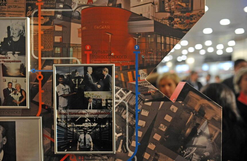 На станции "Выставочная" открылась техническая библиотека 15 фото