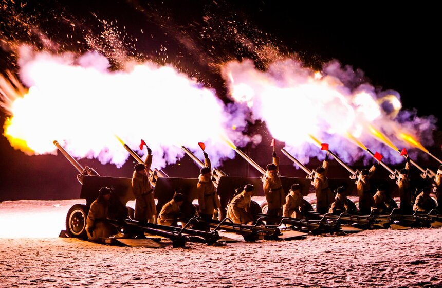 В честь Дня защитника Отечества небо Москвы украсили фейерверки.<br /><br />Фото: m24.ru/Лидия Широнина