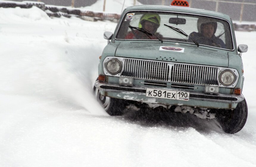 На автодроме ADM Raceway состоялся 1-й этап Зимнего автомногоборья "Снежинка".<br /><br />Фото: m24.ru/Игорь Иванко