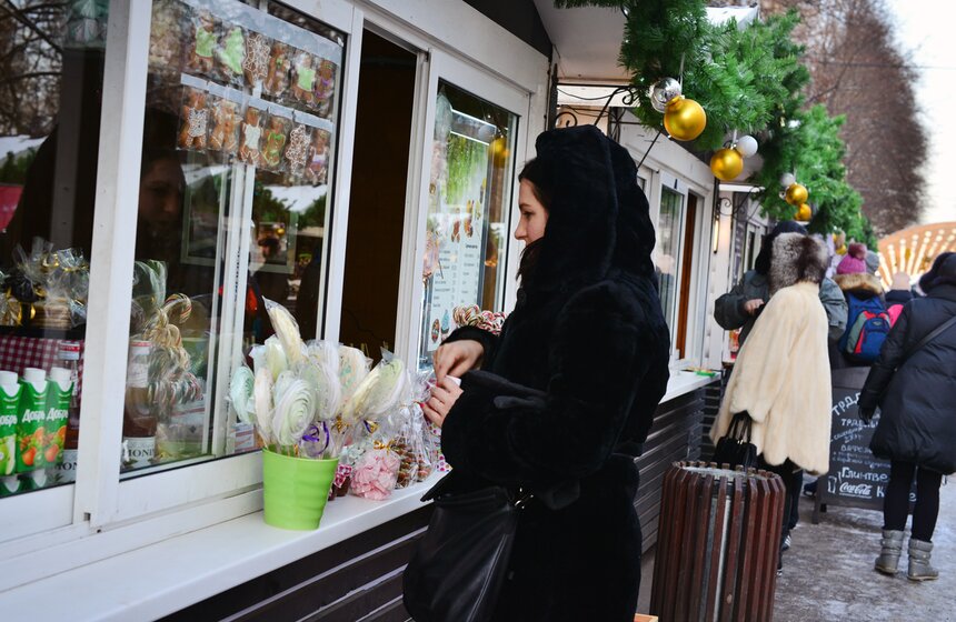 Как отмечают новогодние праздники в парке "Сокольники" 8 фото