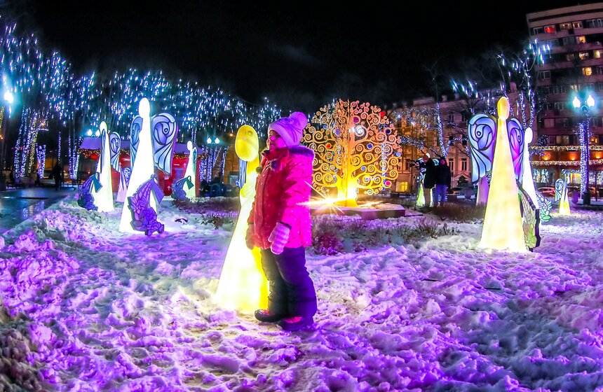 Как город готовится к фестивалю "Путешествие в Рождество" 9 фото