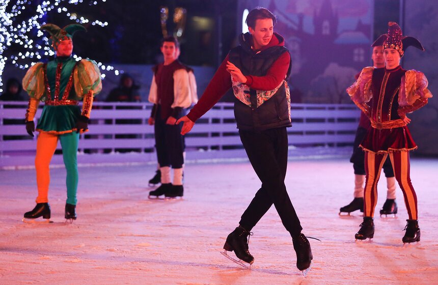 Как город готовится к фестивалю "Путешествие в Рождество" 17 фото