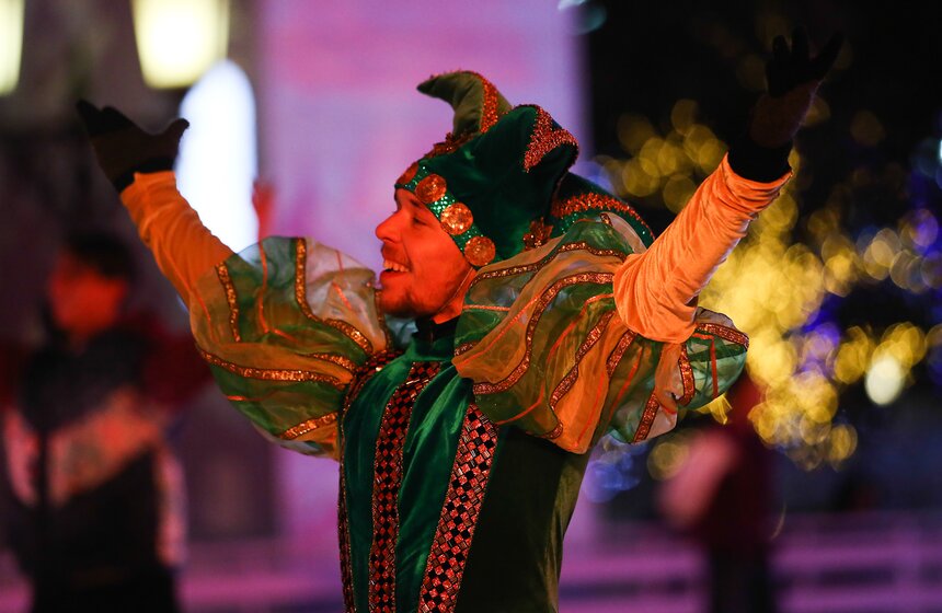 Как город готовится к фестивалю "Путешествие в Рождество" 18 фото