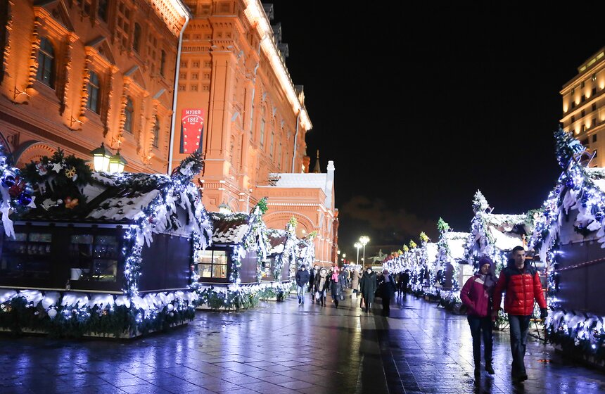 Как город готовится к фестивалю "Путешествие в Рождество" 21 фото