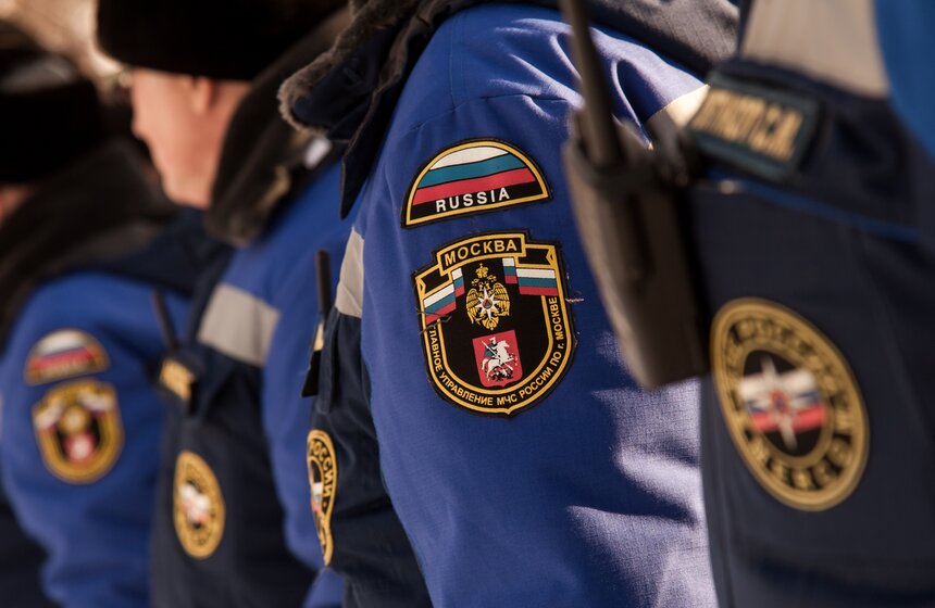 Как обеспечивается безопасность людей на воде зимой 7 фото