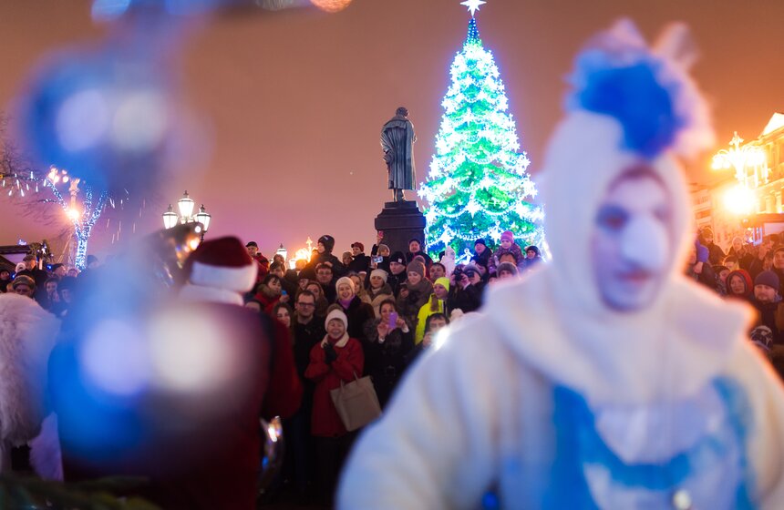 Церемония открытия Зимних дней уличных театров в столице 13 фото