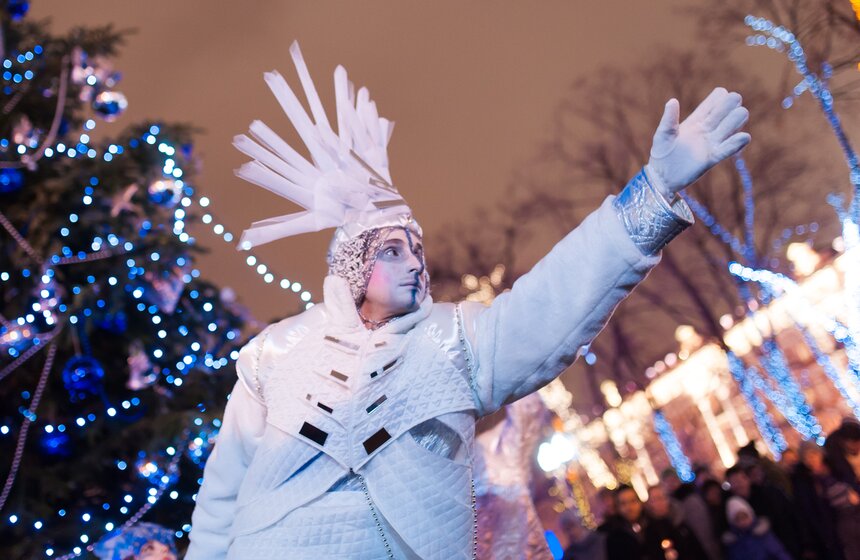 Церемония открытия Зимних дней уличных театров в столице 6 фото