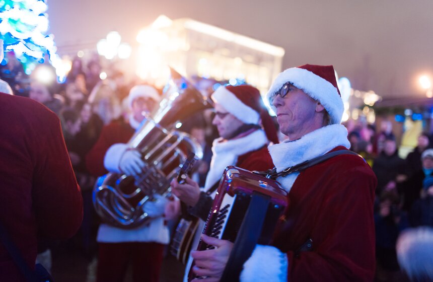 Церемония открытия Зимних дней уличных театров в столице 9 фото