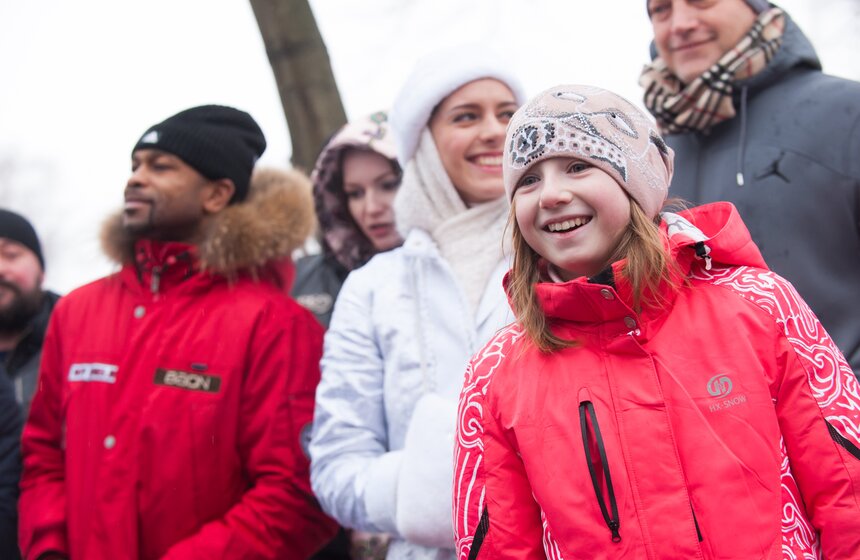 Снегурочка и Рой Джонс открыли зимний сезон на "Городской ферме" 8 фото