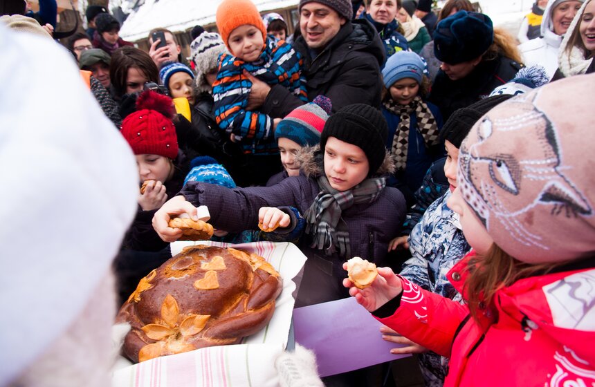 Снегурочка и Рой Джонс открыли зимний сезон на "Городской ферме" 10 фото