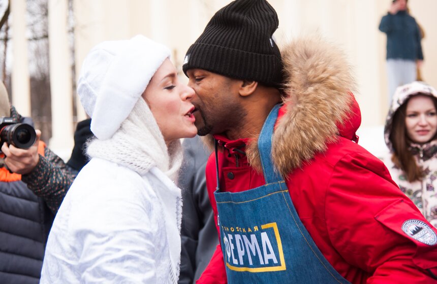 Снегурочка и Рой Джонс открыли зимний сезон на "Городской ферме" 16 фото