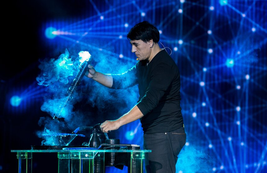 Прошел премьерный показ шоу "Волшебные пузыри Фан Янга" 2 фото