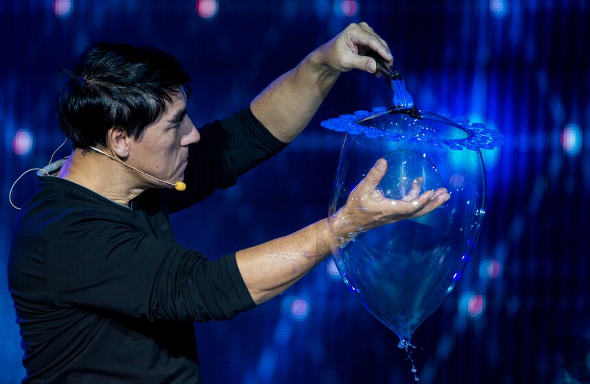 Прошел премьерный показ шоу "Волшебные пузыри Фан Янга" 7 фото