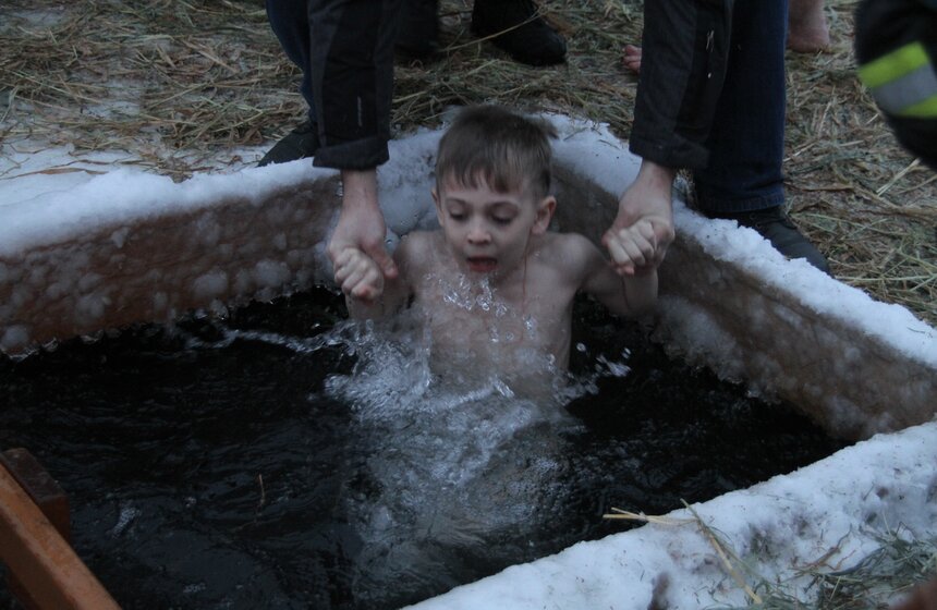 Крещенские купания в Останкинском пруду 24 фото