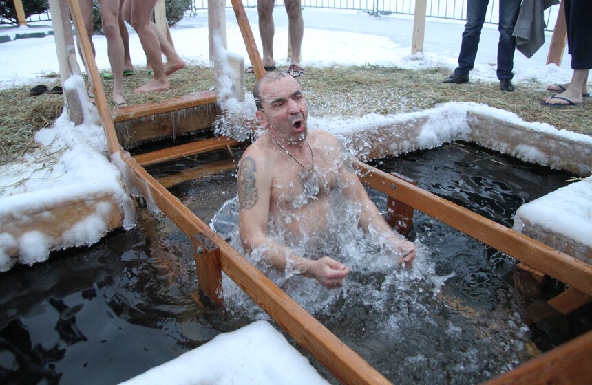 Крещенские купания в Останкинском пруду 13 фото