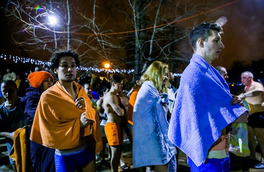 Крещенские купания в Воронцовском парке 3 фото