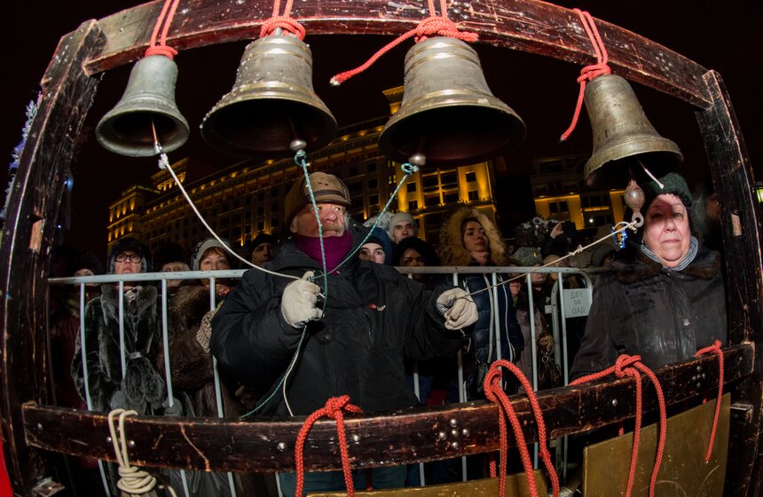 Православные москвичи окунулись в купели в центре города 6 фото