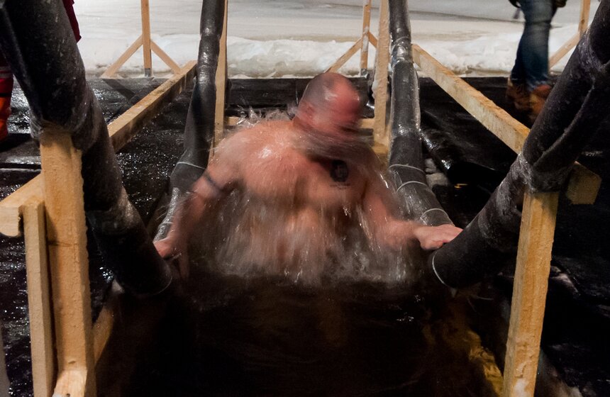 Крещенские купания в парке "Сокольники" 17 фото