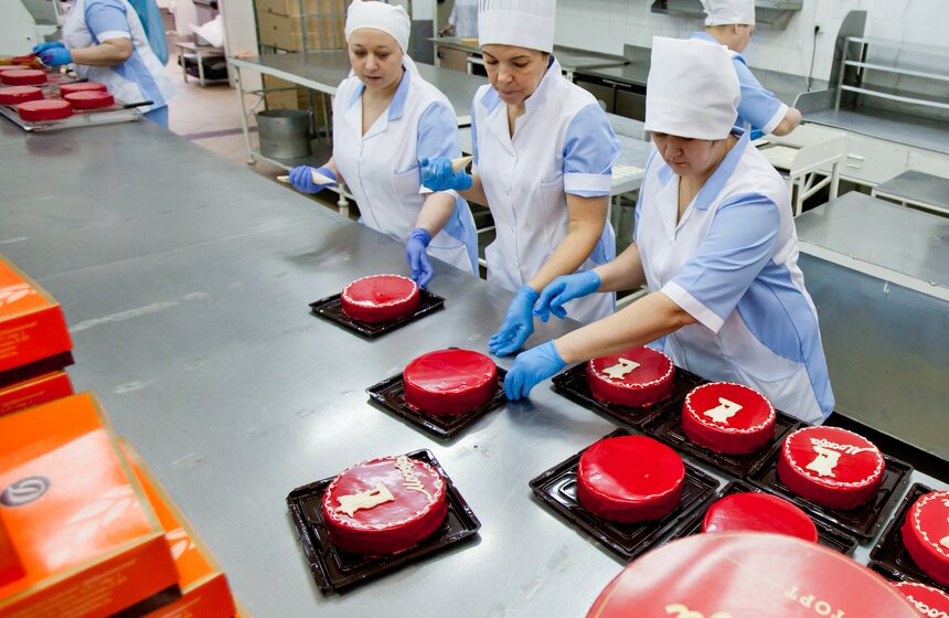 Как готовят главный торт Москвы 15 фото