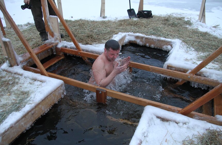 Крещенские купания в Останкинском пруду 5 фото