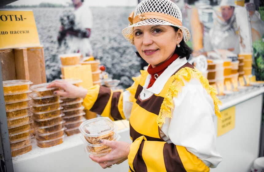 В Коломенском открылась "Ярмарка меда" 9 фото