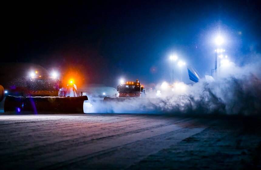 Как обслуживают самый большой пассажирский самолет в Домодедове 4 фото