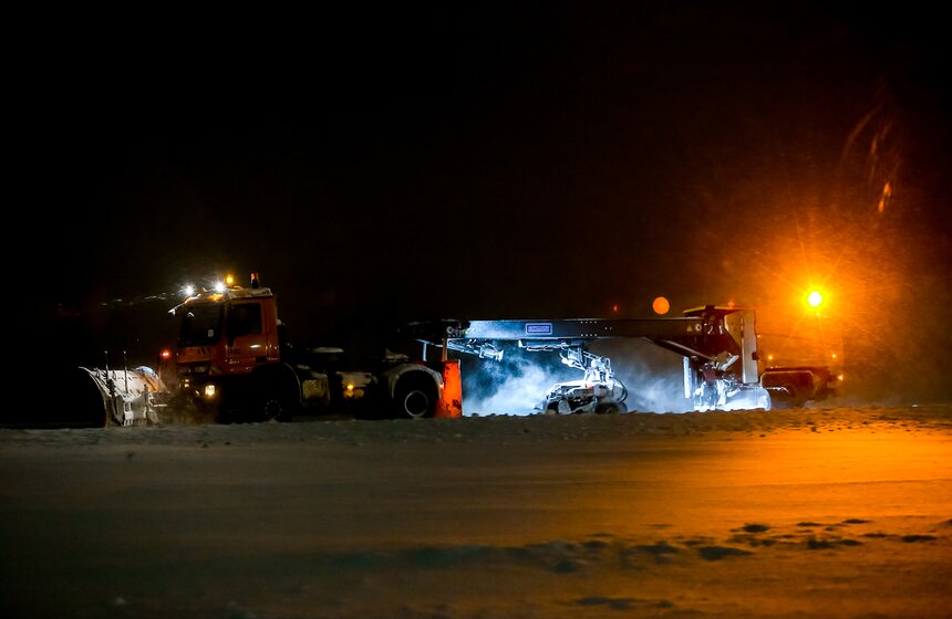 Как обслуживают самый большой пассажирский самолет в Домодедове 3 фото