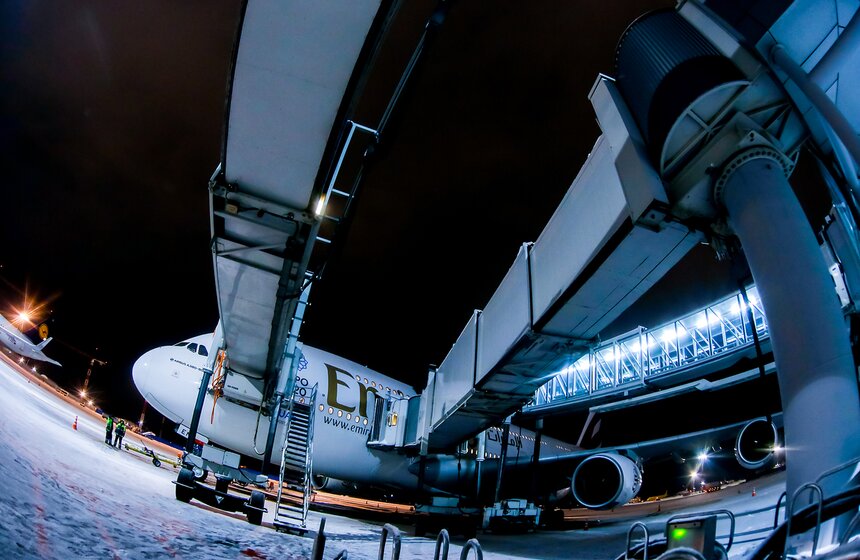 Как обслуживают самый большой пассажирский самолет в Домодедове 13 фото